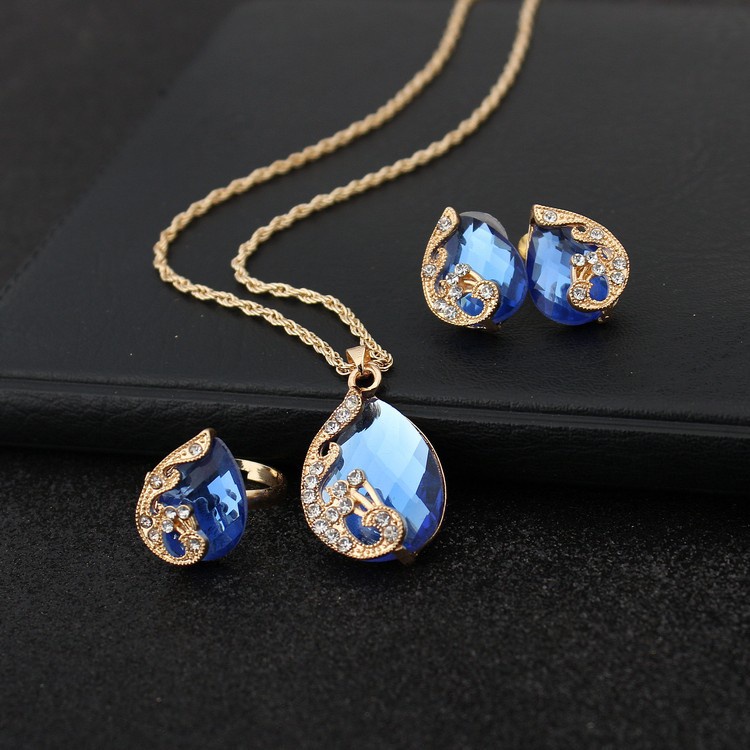 Korea ornamen indah peacock kristal set kalung Korea gaya temperamen elegan anting-anting kalung cin