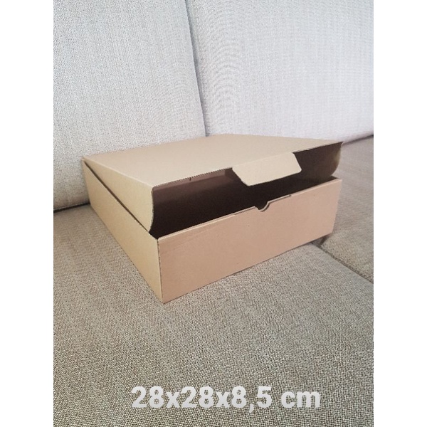 

Kardus Box uk. 28x28x8,5 cm.Kotak Karton Die Cut