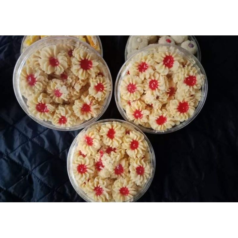 

kue kering - semprit strawberry/blueberry