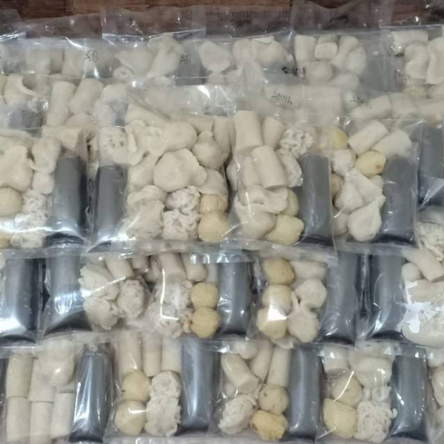 

Pempek palembang asli ikan tenggiri