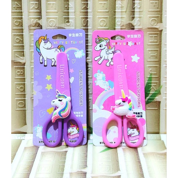 

GUNTING MOTIF UNICORN DENGAN PENUTUP GUNTING