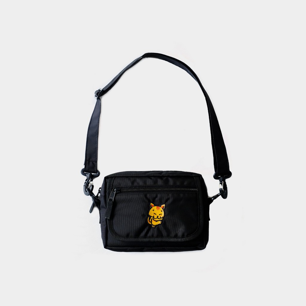 

CRSL Chilo Pouch Bag