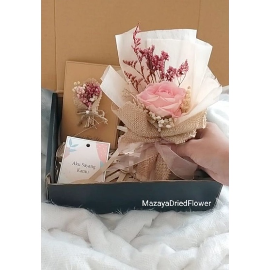 hand Bouquet in box - hand buket hampers