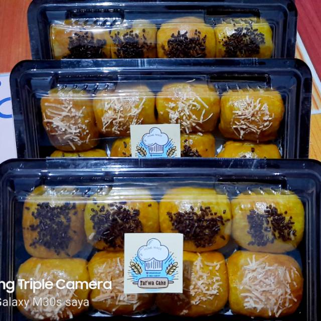 

Bolen pisang cokelat keju home made