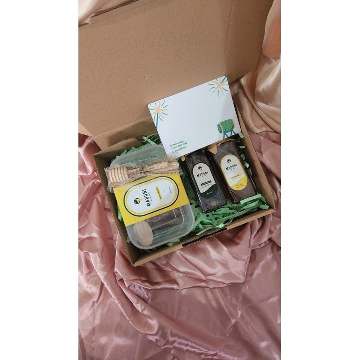 

Hampers Lebaran Madu - Set C