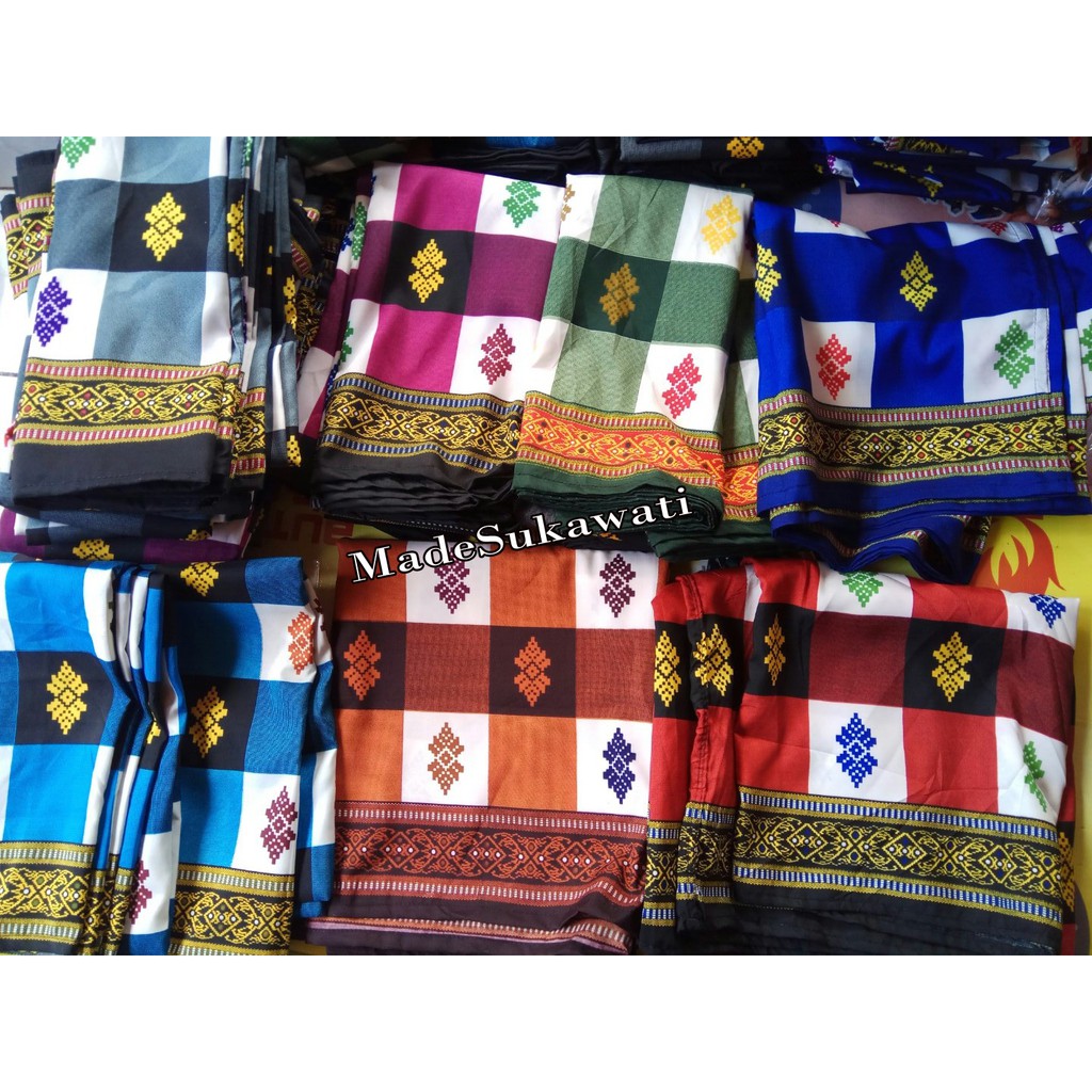 Sarung kotak catur khas bali