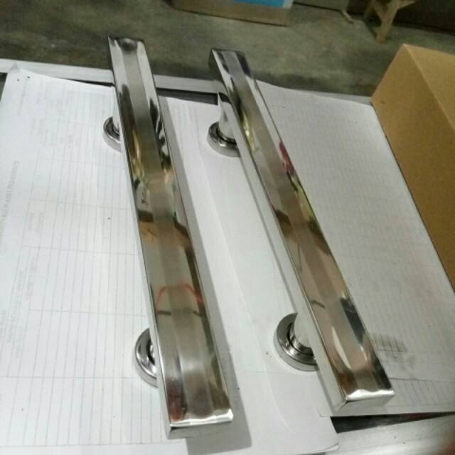 Handle Pintu Stainless Minimalis Tarikan Pintu Ganda Stainless 33 Cm Kode 5