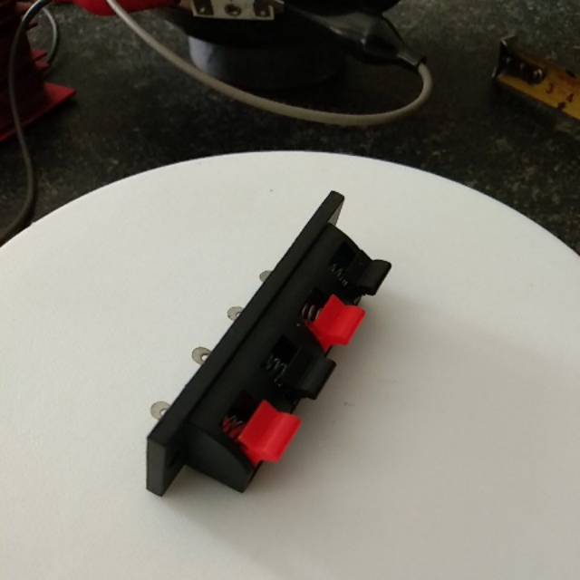 Terminal speaker jepit