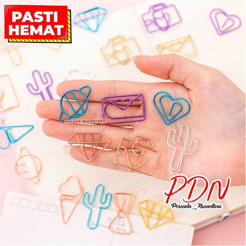 

PAPER CLIP KLIP KERTAS CLIPS PENJEPIT KERTAS JEPIT JEPITAN FOTO POLAROID KERTAS SEGEL PENUTUP MAKANAN SNACK PENANDA PEMBATAS BUKU BOOKMARK WARNA WARNI LUCU KOREA AESTHETIC BESI METAL KARAKTER LOVE DIAMOND GOLD PN45
