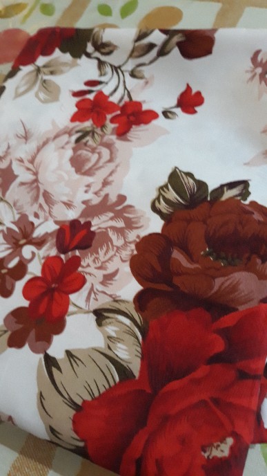 Kain Seprei Meteran Motif Bunga Mawar