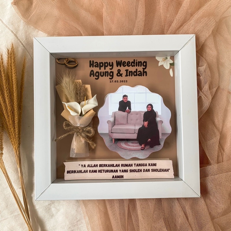 Bingkai Kado Wisuda / Kado Wisuda Murah / Graduation/ Birthday / Wedding / Anniversary / Foto Figura / Kado Wisuda Frame/ Flower In Frame/ Kado Ulang Tahun/ Kado Anniversary/ Flower Frame