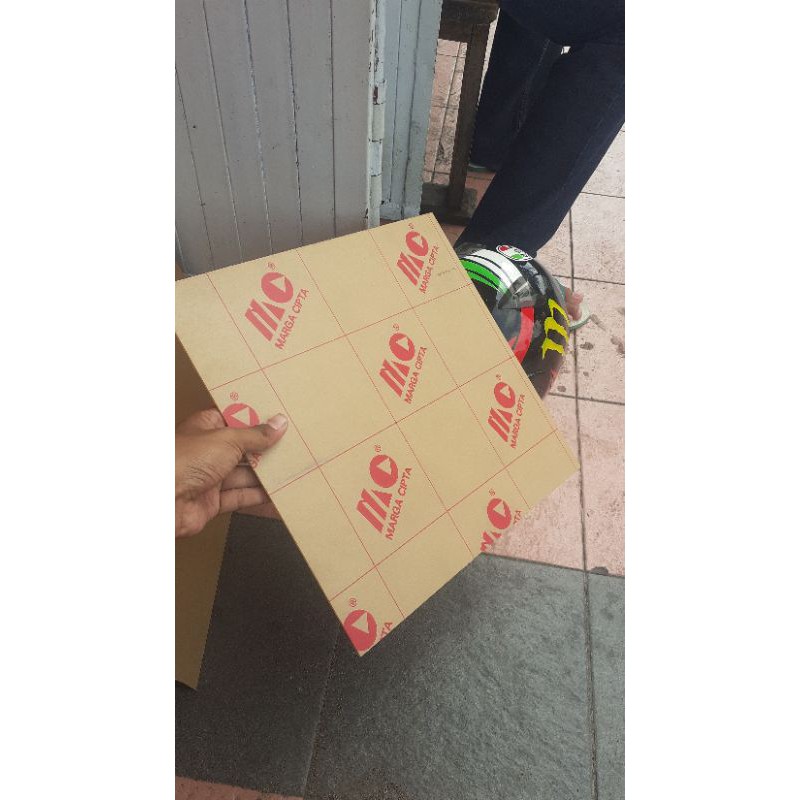 

Akrilik bening eceran merk marga cipta