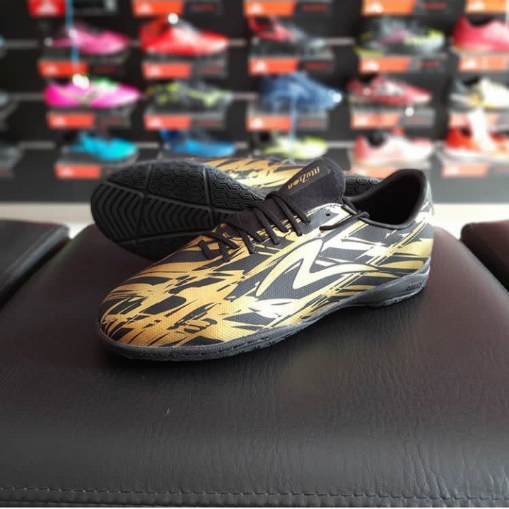 [OBRAL] ORIGINAL Specs accelerator illuzion IN Black gold sepatu futsal asli ori