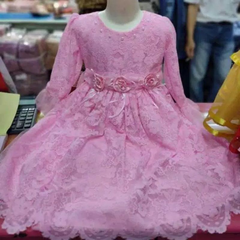 gaun anak full brokat.