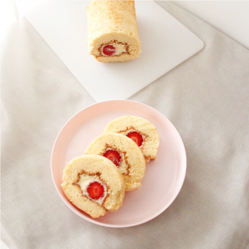 

Strawberry Roll Cake