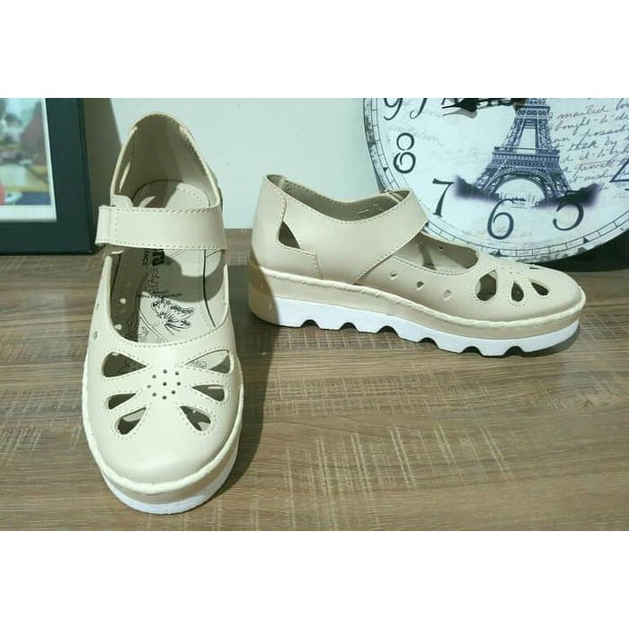 sepatu wanita Kickers wedges good quality grade ori