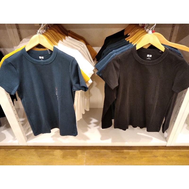 KAOS UNIQLO TSHIRT CREW NECK WANITA ORIGINAL