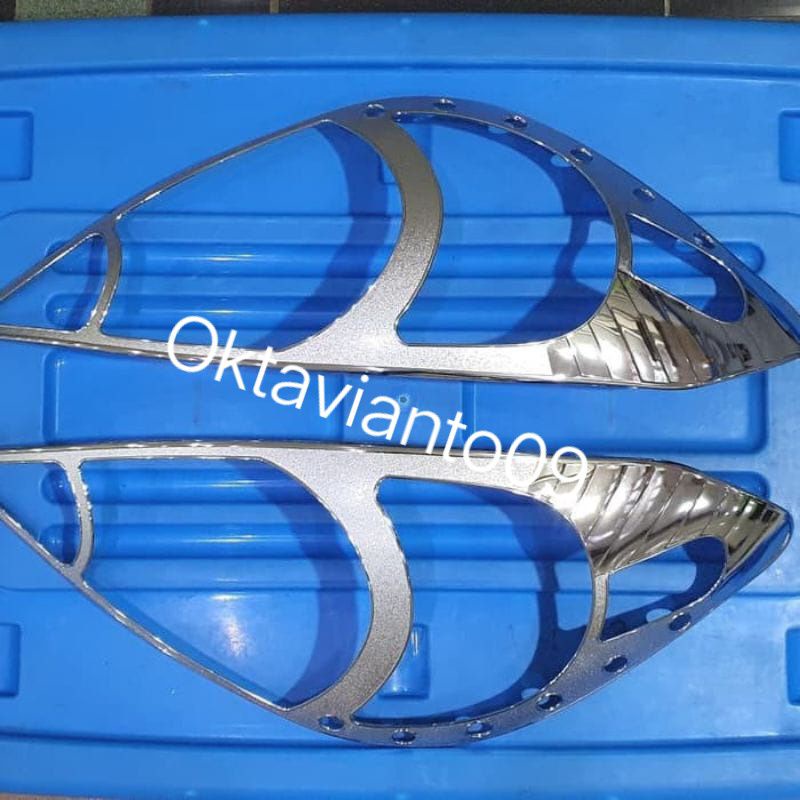 garmish lampu depan innova 2008 - 2011 chrome