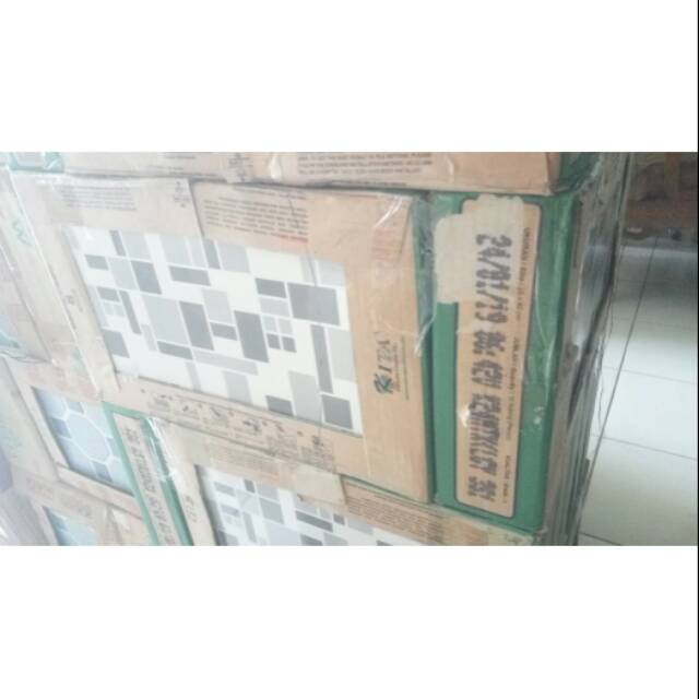 Pesan keramik  25x40 matrix grey merk  Kita  kw A plus ongkir 