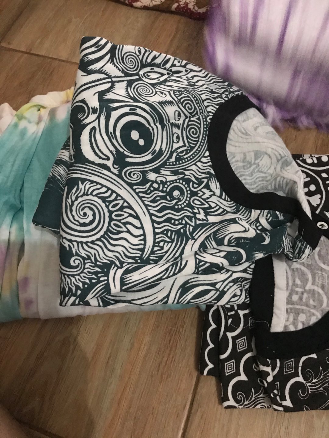 Kaos Batik Barong Warna Motif Barong