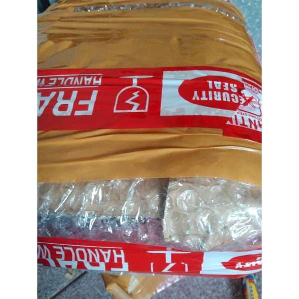 

BUBBLE WRAP untuk Pengiriman Menggunakan ekspedisi