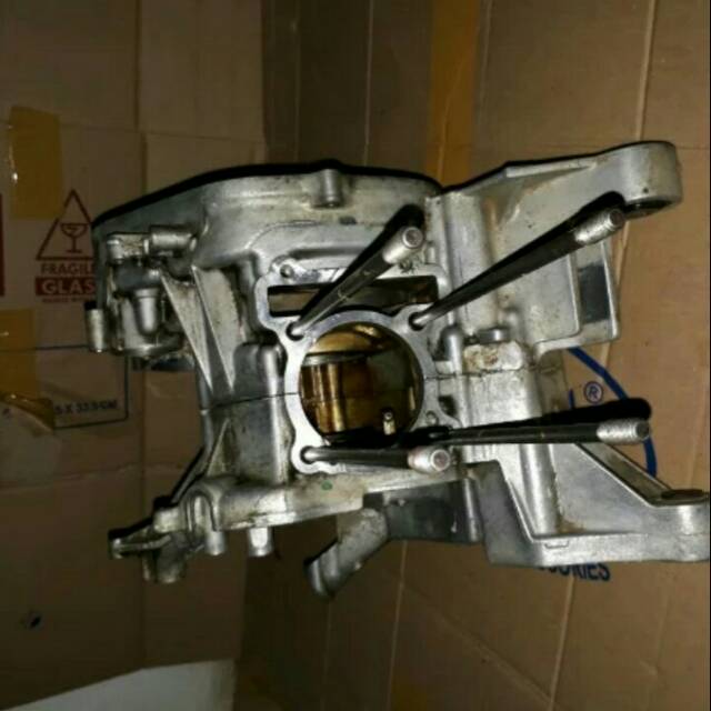 Blok kiri kanan blok mesin kreangceas mio m3 fino 125 soul gt 125 ori seken