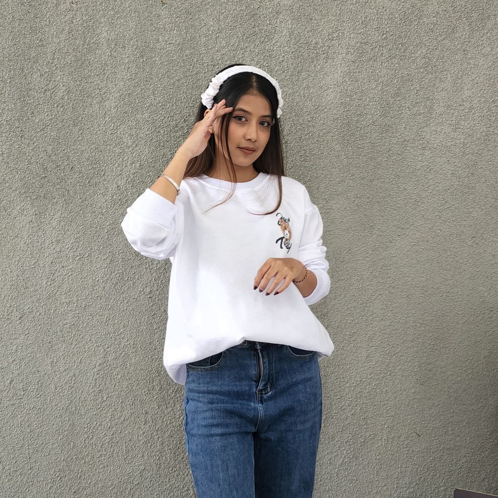 SWEATER CREWNECK JUST RELAX TEDDY / SWEATER CREWNECK TERBARU / CREWNECK UNISEX / CREWNECK KOREAN STYLE / OOTD HIJAB / OOTD KEKINIAN / OOTD KOREAN STYLE / CREWNECK BAHAN FLEECE TERBAIK / CREWNECK MURAH / SWEATER OVERSIZE MURAH / CREWNECK HOODIE TERBARU