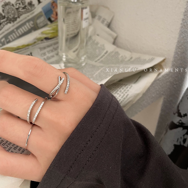 YEEZII 3pcs / Set Cincin Kristal Model Spiral Silang Terbuka Dapat Disesuaikan Warna Silver Untuk Wanita