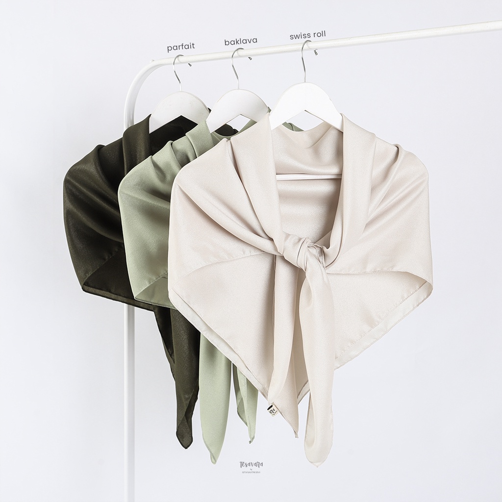 Minor Defect | Tesavara Agia Scarf | Hijab Segiempat Voal Wisuda &amp; Acara Formal