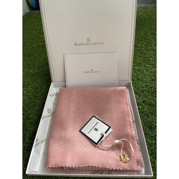 Buttonscarves tapis square bubble gum New Tag