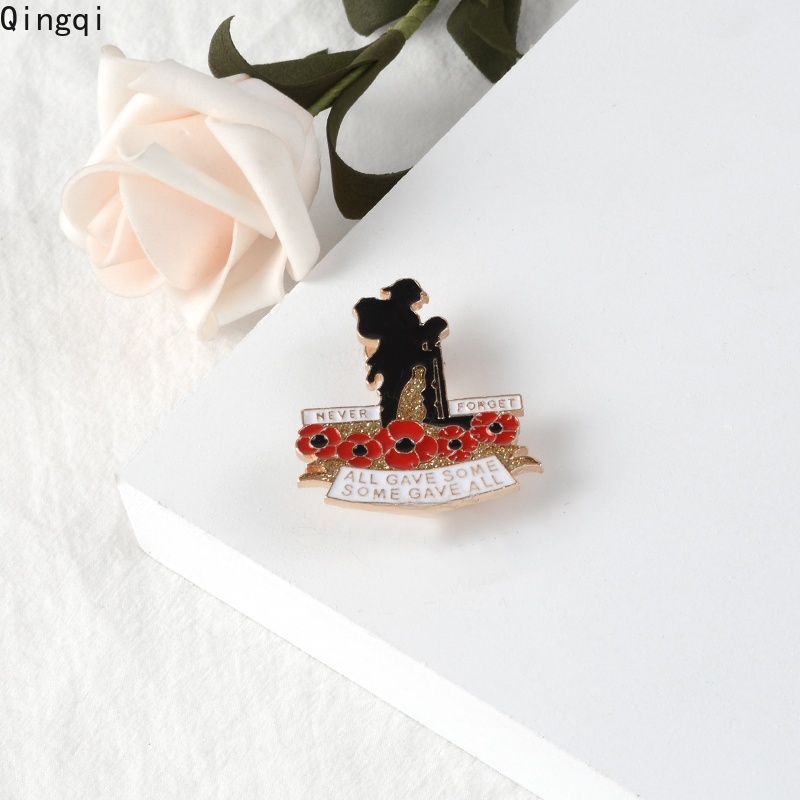 Bros Pin Enamel Desain Tentara Never Forget Poppy Merah Gaya Inggris