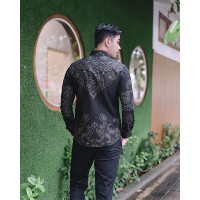 Kemeja Batik Slimfit Lengan Panjang Baju Batik Pria Masa Kini Warna Hitam Motif Original Kwalitas Premium Lapis Furing Batik Keren Mewah Kekinian Modern Trendy