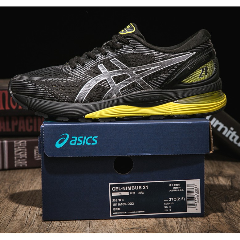 sepatu lari asics