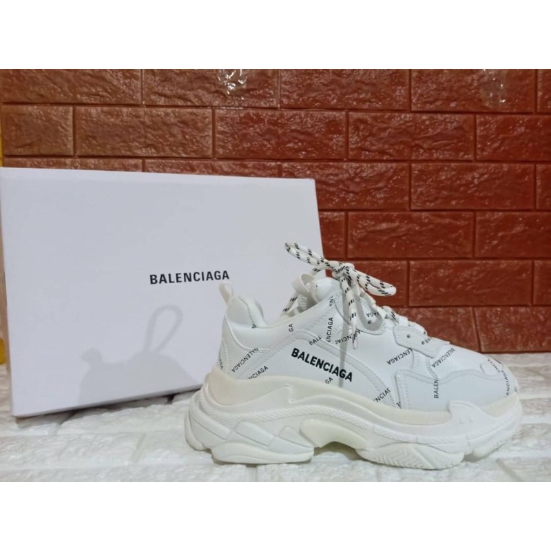 balenciaga triple S