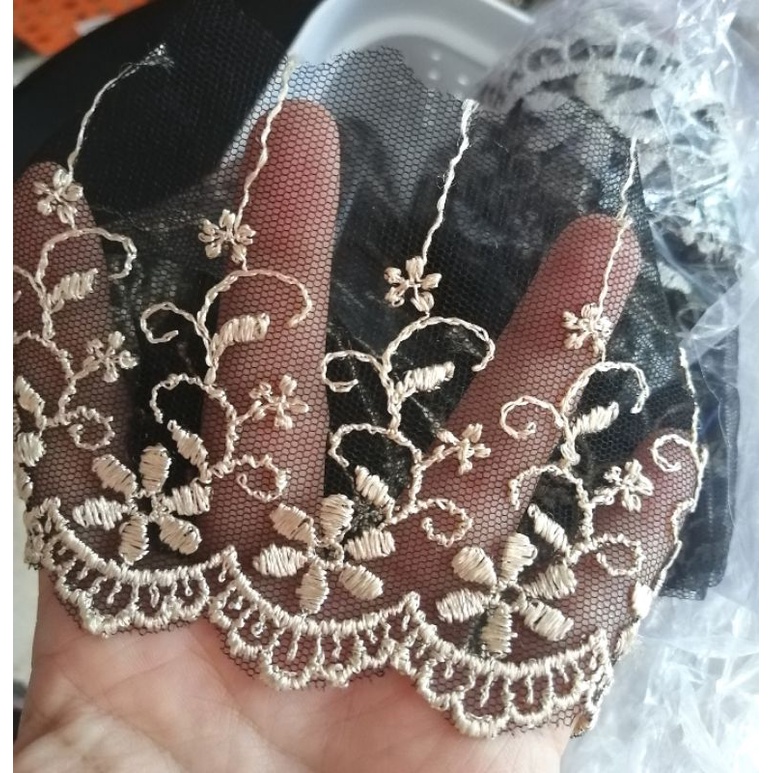 renda bordir tile pinggiran bunga lebar 9 cm (harga per m)