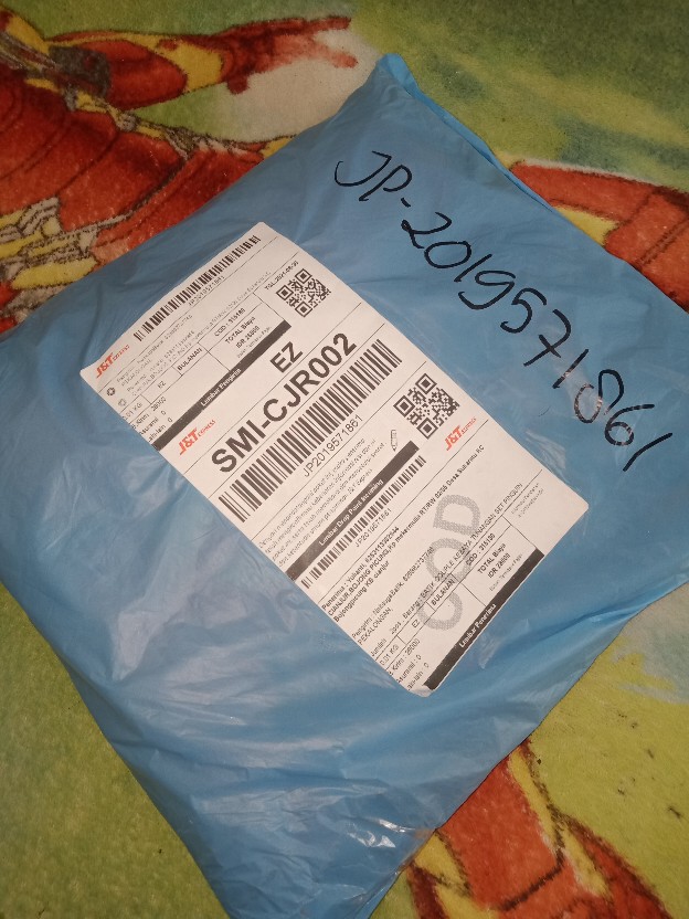 Batik Couple Kebaya Tunangan Set Pinguin Filya Merah Dan Hijau