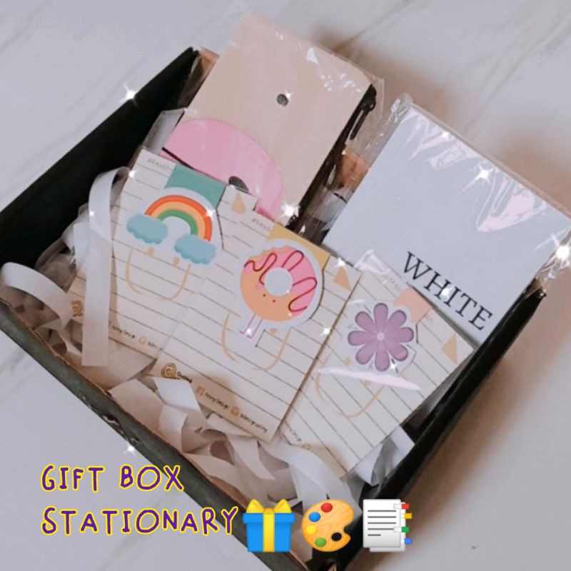 

HAMPERS KADO APA YANG LUCU HAMPERS DAISY DONG // HAMPERS KADO GIFT BOX WISUDA SEMPRO/ STATIONERY