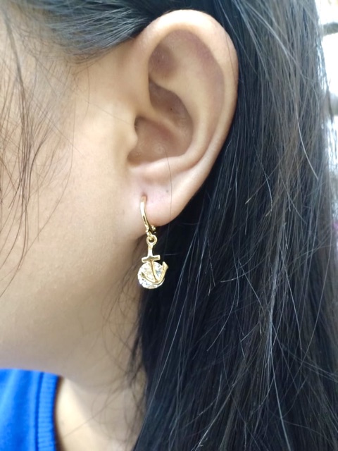 Anting pernata // anting replika berlian // anting wanita