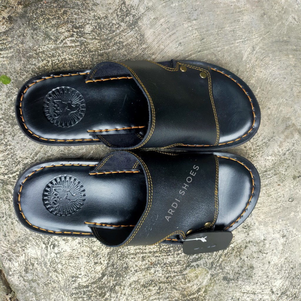 Sandal Kulit Pria Slop Santai Sendal jepit Cowok Dewasa Casual Murah slop hitam