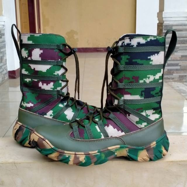 SEPATU PDL NIKE LORENG RAIDER