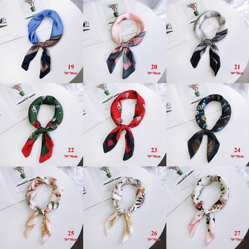 Scarf Wanita Model Vintage Elegan Motif Bunga Kecil Bentuk Scarf Wanita Model Vintage Elegan Motif Bunga Kecil Bentuk