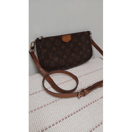 Louis vuitton mini sling bag