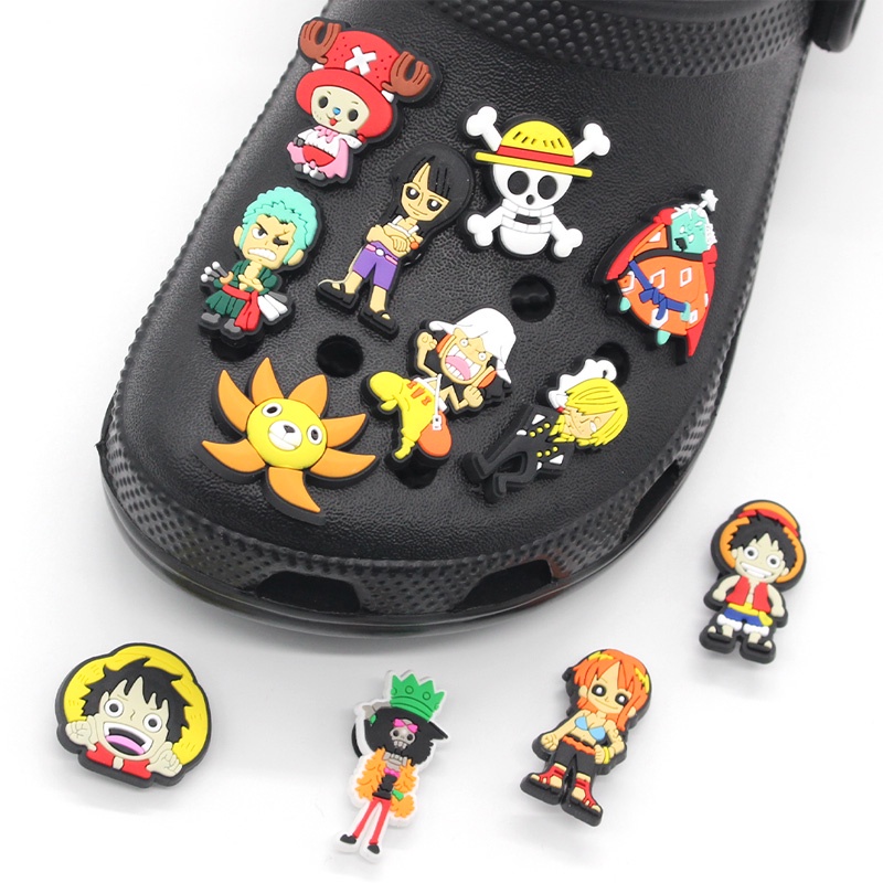 One Piece Luffy Jibbitz Crocs anime pin wanita charms sandal DIY  Aksesoris Bahan Untuk Dekorasi Sepatu Hadiah anak pria