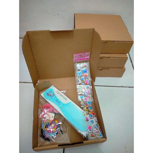 

souvenir/hampers/kenang kenangan/hadiah/kado naik kelas cewe