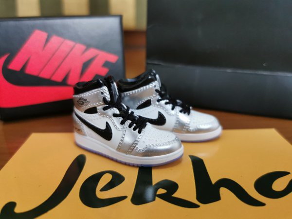 Air Jordan 1 THINK 16 PAS THE TORCH - 3D Sneakers Keychain Gantungan Kunci