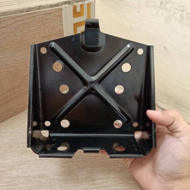 Tempat dudukan aki accu baterai batrai vespa px series original danmotor