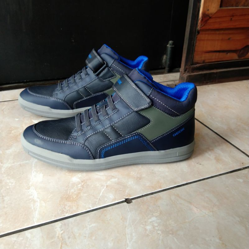 Sepatu geox junior original