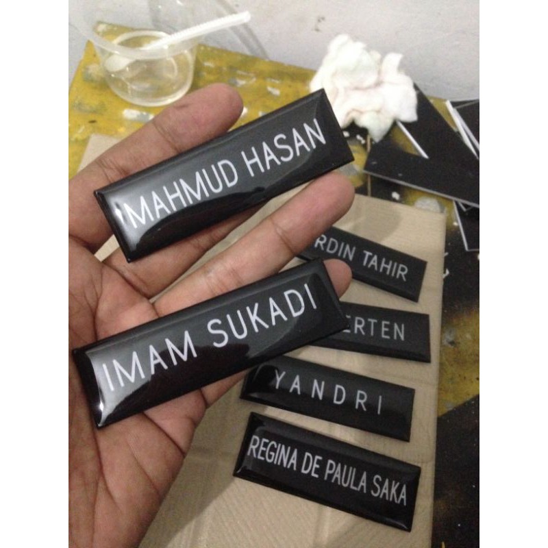 

name tag nama dada full black kilap