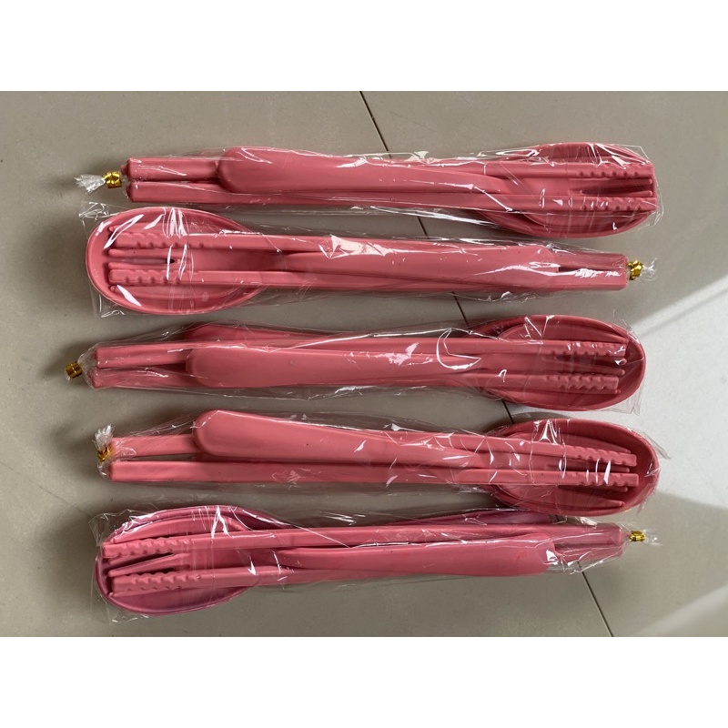 Gelas Minum Plastik _Piring Makan Bulat Plastik _Mangkok Makan Bulat Bakso Plastik_Sendok Makan Plastik_Terlaris Termurah Berkualitas ( 1pcs ) claris-Sendok 1 set pink
