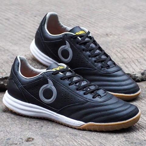 SEPATU FUTSAL ORTUS FORTE SAVAGE BLACK IN